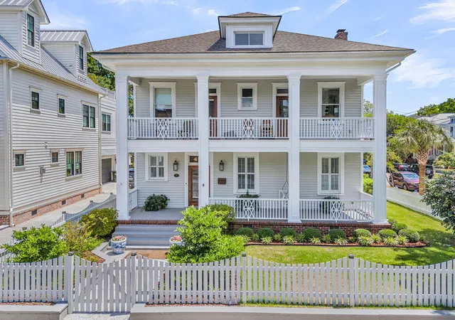 Photo 1 of Single family home for sale at 429 Huger St, Charleston, SC 29403 | MLS# 26015373 | Listing updated on 2026-08-10