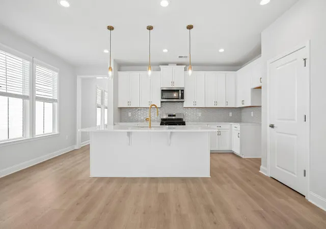 Photo 1 of Sale Pending at 442 Queenview Ln, Charleston, SC 29414 | MLS# 25025315 | Listing updated on 2026-07-13