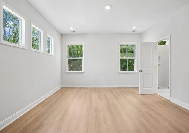 Photo 3 of Sale Pending at 442 Queenview Ln, Charleston, SC 29414 | MLS# 25025315 | Listing updated on 2026-07-13