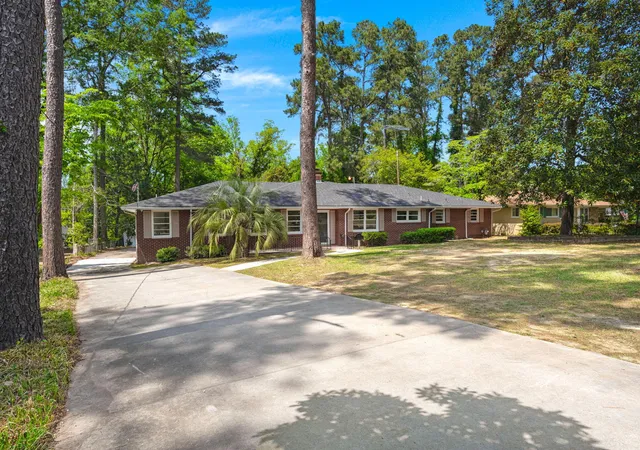 Photo 3 of Single family home for sale at 260 Perryclear St, Orangeburg, SC 29115 | MLS# 26011440 | Listing updated on 2026-08-28