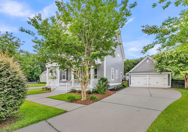 Photo 1 of Single family home for sale at 911 Hunt Clb Run, Charleston, SC 29414 | MLS# 26020809 | Listing updated on 2026-09-18