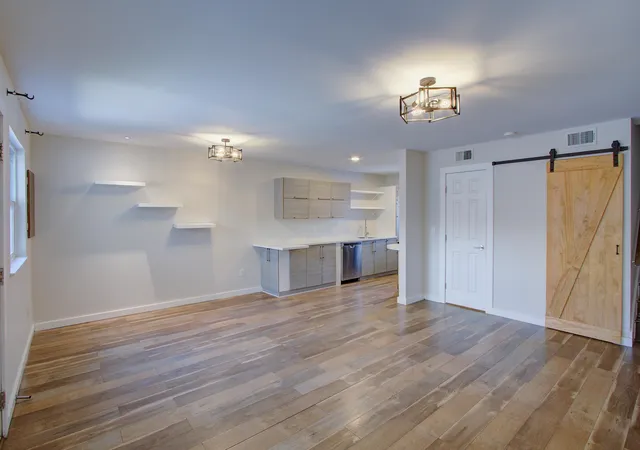 3rd image of 134 Congress St #Apt B, Charleston, SC 29403 | MLS# 26022363