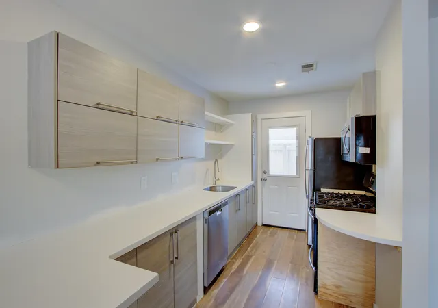 5th image of 134 Congress St #Apt B, Charleston, SC 29403 | MLS# 26022363