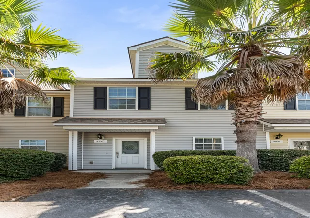 Homes for sale in North Charleston, SC | 4946 Date Palm Dr, North Charleston, SC 29418 | MLS# 26019402