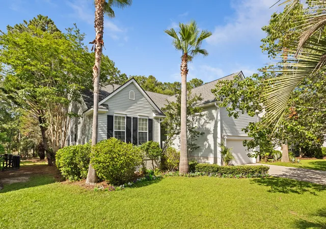 Photo 1 of Single family home for sale at 1927 Palmetto Isle Dr, Mount Pleasant, SC 29466 | MLS# 26018172 | Listing updated on 2026-09-16