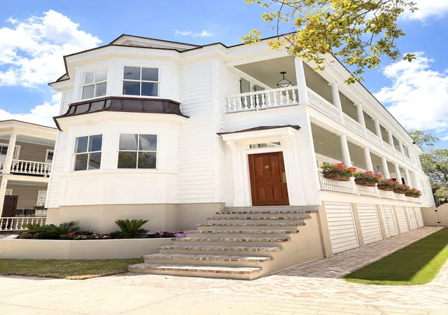 Photo 1 of Single family home for sale at 175 1/2 Wentworth St, Charleston, SC 29401 | MLS# 26019552 | Listing updated on 2026-09-08