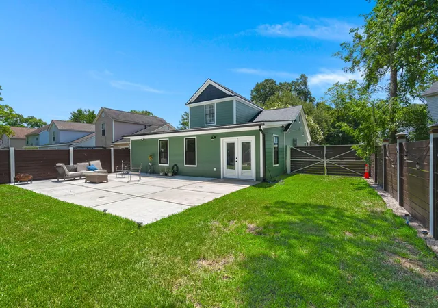 Photo 3 of Single family home for sale at 31 Woodleaf Ct, Charleston, SC 29407 | MLS# 26020442 | Listing updated on 2026-08-24