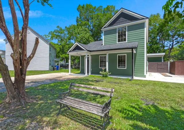 Photo 3 of Single family home for sale at 31 Woodleaf Ct, Charleston, SC 29407 | MLS# 26020442 | Listing updated on 2026-08-24