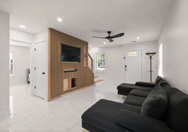 Photo 4 of Single family home for sale at 31 Woodleaf Ct, Charleston, SC 29407 | MLS# 26020442 | Listing updated on 2026-08-24