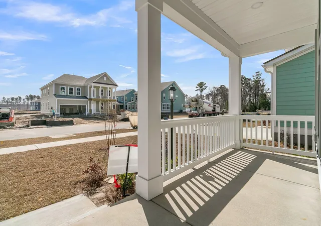 Photo 3 of Single family home for sale at 5 Cherrywood Dr, Summerville, SC 29483 | MLS# 25032651 | Listing updated on 2026-08-31