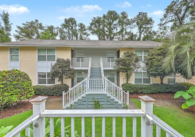 Photo 3 of Townhouse for sale at 341 W Coleman Blvd #E, Mount Pleasant, SC 29464 | MLS# 26022561 | Listing updated on 2026-08-07