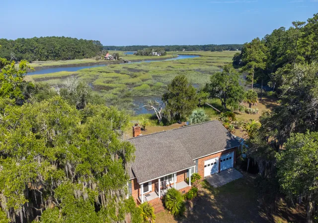 Homes for sale in Edisto Island, SC | 1513 Hwy 174, Edisto Island, SC 29438 | MLS# 26018730