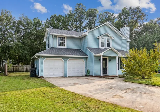 1st image of 215 Cantilever Ct, Summerville, SC 29486 | MLS# 24020690