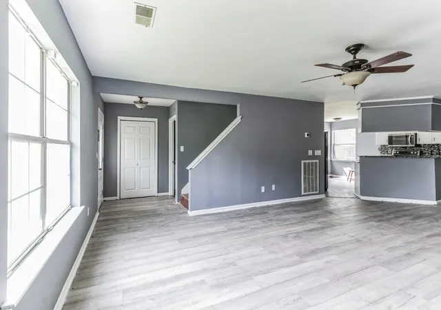 3rd image of 215 Cantilever Ct, Summerville, SC 29486 | MLS# 24020690