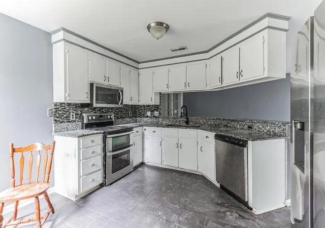 4th image of 215 Cantilever Ct, Summerville, SC 29486 | MLS# 24020690