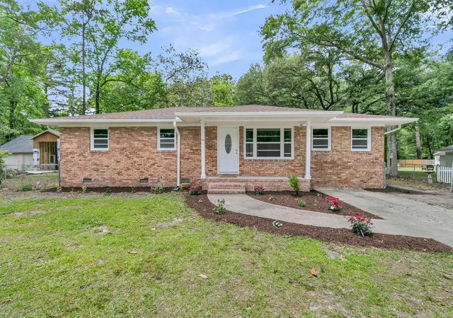 Photo 3 of Single family home for sale at 114 Wilson Dr, Summerville, SC 29483 | MLS# 26013965 | Listing updated on 2026-09-08