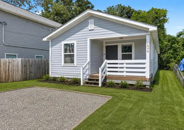 Photo 1 of Single family home for sale at 1976 Hugo Ave, North Charleston, SC 29405 | MLS# 26024241 | Listing updated on 2026-08-26