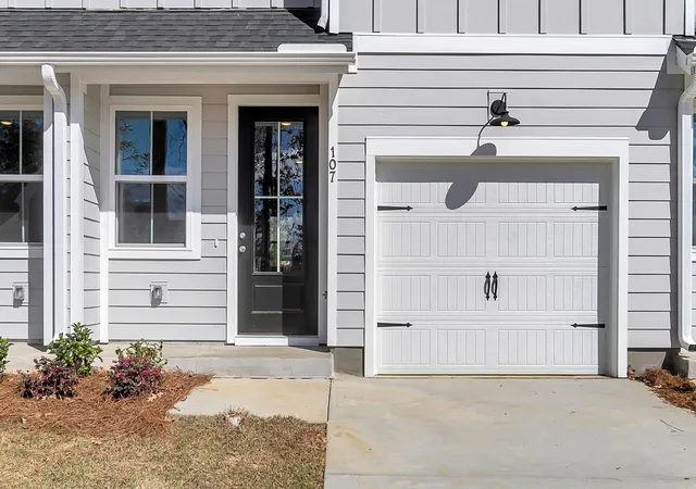 Photo 4 of Townhouse for sale at 151 Berry Shls Dr, Summerville, SC 29485 | MLS# 26021288 | Listing updated on 2026-09-17