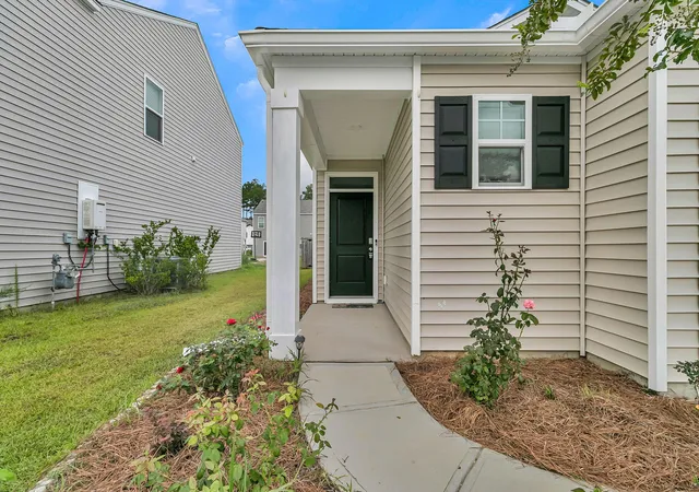 Photo 1 of Single family home for sale at 414 Eastern Pine Dr, Summerville, SC 29486 | MLS# 26024310 | Listing updated on 2026-09-16
