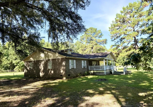 Photo 3 of Single family home for sale at 512 Ivenia Brown Rd, Green Pond, SC 29446 | MLS# 26023338 | Listing updated on 2026-09-23