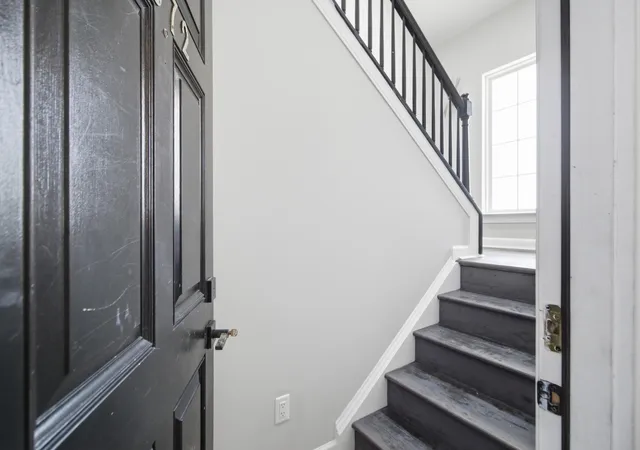 Photo 4 of Townhouse for sale at 1372 Hopton Cir, Mount Pleasant, SC 29466 | MLS# 26023709 | Listing updated on 2026-09-25