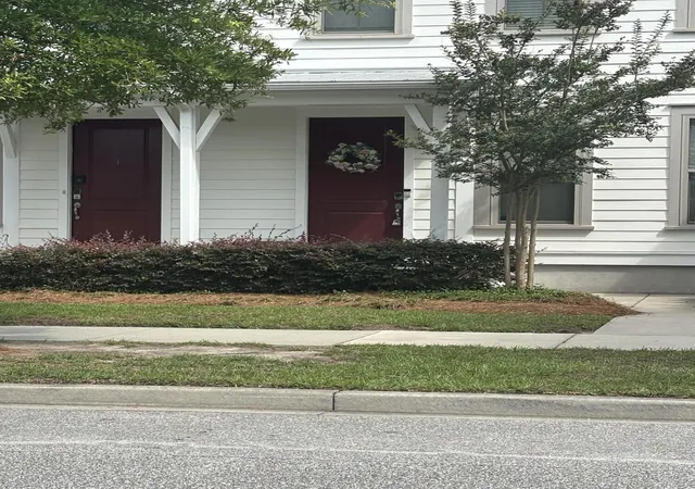 Photo 2 of Townhouse for sale at 224 Oak Park St, Summerville, SC 29486 | MLS# 26017111 | Listing updated on 2026-10-09