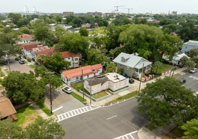 Photo 3 of Single family home for sale at 189 Congress St, Charleston, SC 29403 | MLS# 26021751 | Listing updated on 2026-09-11