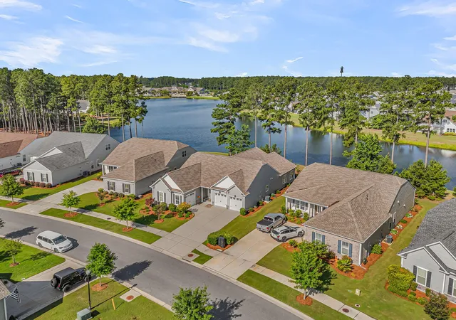 Photo 3 of Single family home for sale at 251 Tupelo Lake Dr, Summerville, SC 29486 | MLS# 26017603 | Listing updated on 2026-09-17