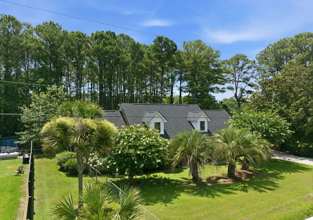 Photo 2 of Single family home for sale at 2981 Bennett Charles Rd, Mount Pleasant, SC 29466 | MLS# 26019142 | Listing updated on 2026-09-16