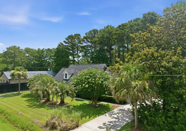 Photo 3 of Single family home for sale at 2981 Bennett Charles Rd, Mount Pleasant, SC 29466 | MLS# 26019142 | Listing updated on 2026-09-16