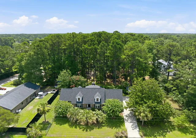 Photo 3 of Single family home for sale at 2981 Bennett Charles Rd, Mount Pleasant, SC 29466 | MLS# 26019142 | Listing updated on 2026-09-16