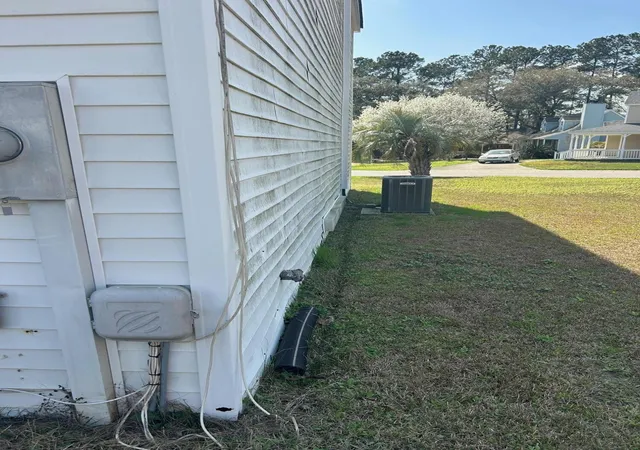 Photo 3 of Single family home for sale at 2 Manor Blvd, Hanahan, SC 29410 | MLS# 26022335 | Listing updated on 2026-09-08