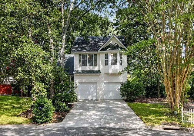 Photo 1 of Single family home for sale at 8 Latham Cir, Charleston, SC 29407 | MLS# 26023261 | Listing updated on 2026-09-16