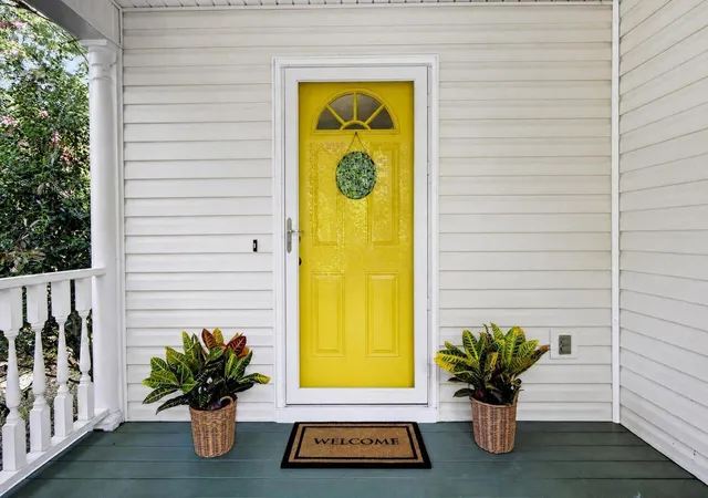 Photo 3 of Single family home for sale at 8 Latham Cir, Charleston, SC 29407 | MLS# 26023261 | Listing updated on 2026-09-16