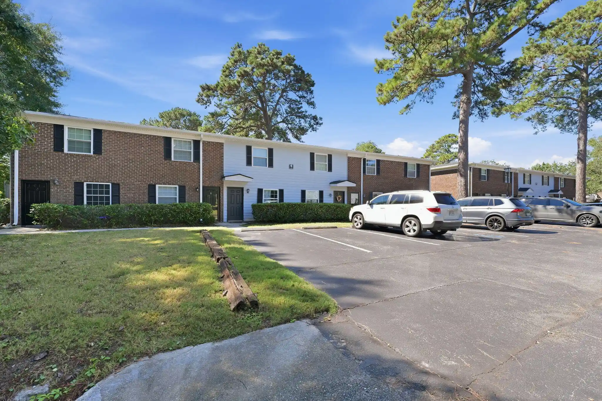 Townhouse for sale at 21 Rivers Point Row #13E, Charleston, SC 29412 | MLS# 26028430