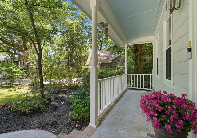 Photo 3 of Single family home for sale at 38 S Hampton Dr, Charleston, SC 29407 | MLS# 26019141 | Listing updated on 2026-09-19