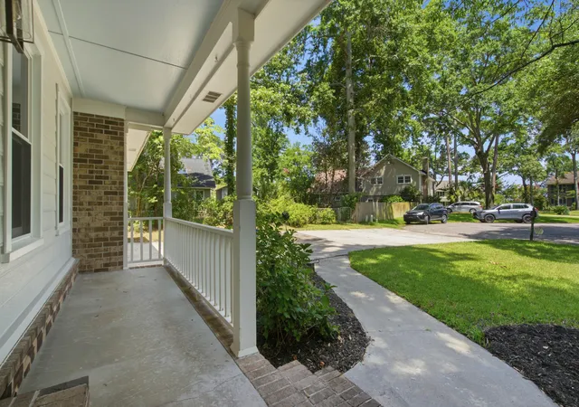 Photo 4 of Single family home for sale at 38 S Hampton Dr, Charleston, SC 29407 | MLS# 26019141 | Listing updated on 2026-09-19