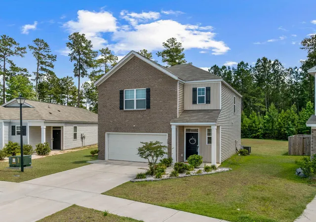 Photo 1 of Single family home for sale at 460 Cedarview Rd, Summerville, SC 29486 | MLS# 26015173 | Listing updated on 2026-08-04