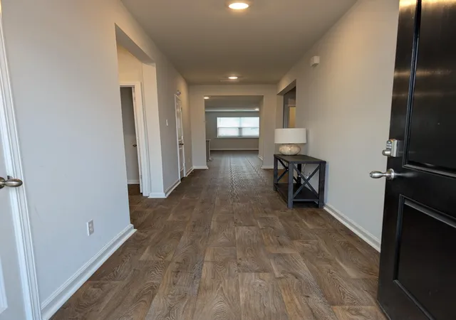 Photo 3 of Single family home for sale at 911 Woodside Crk Ln, Summerville, SC 29486 | MLS# 26016811 | Listing updated on 2026-09-12