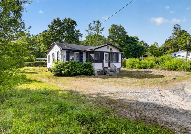 3rd image of 727 Campbellridge Ln, Saint Stephen, SC 29479 | MLS# 26010592