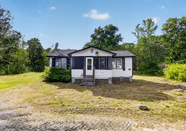 4th image of 727 Campbellridge Ln, Saint Stephen, SC 29479 | MLS# 26010592