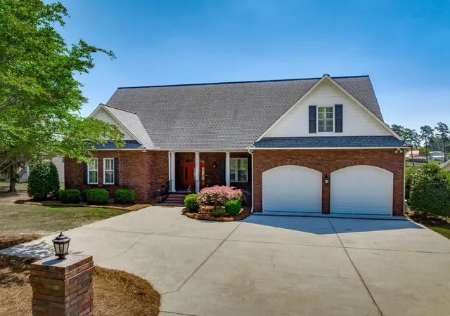 Photo 1 of Single family home for sale at 1136 Lemon Ave, Manning, SC 29102 | MLS# 26015637 | Listing updated on 2026-08-04