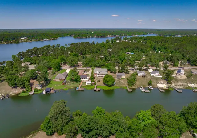 Photo 3 of Single family home for sale at 1136 Lemon Ave, Manning, SC 29102 | MLS# 26015637 | Listing updated on 2026-08-04
