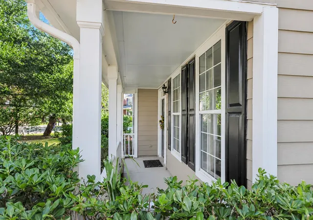 Photo 2 of Single family home for sale at 1399 Lakecrest Ct, Mount Pleasant, SC 29466 | MLS# 26029455 | Listing updated on 2026-10-30