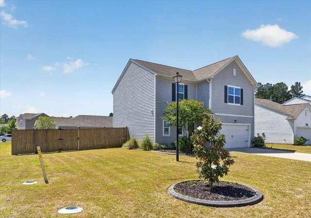 Photo 3 of Single family home for sale at 119 Lyra Ln, Summerville, SC 29486 | MLS# 26012960 | Listing updated on 2026-10-26