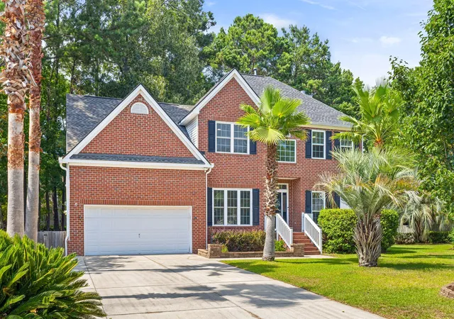 Photo 1 of Single family home for sale at 2813 Bottlebrush Ct, Mount Pleasant, SC 29466 | MLS# 26019914 | Listing updated on 2026-08-29