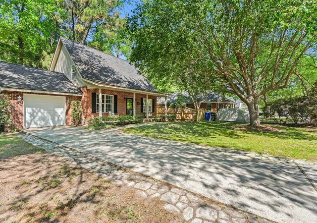 Photo 3 of Single family home for sale at 981 Stono River Dr, Charleston, SC 29412 | MLS# 26010996 | Listing updated on 2026-04-18