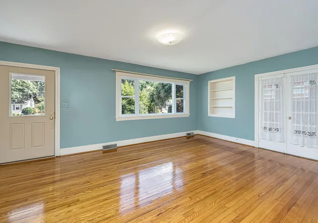 4th image of 279 Hawthorne St, Mount Pleasant, SC 29464 | MLS# 26019667