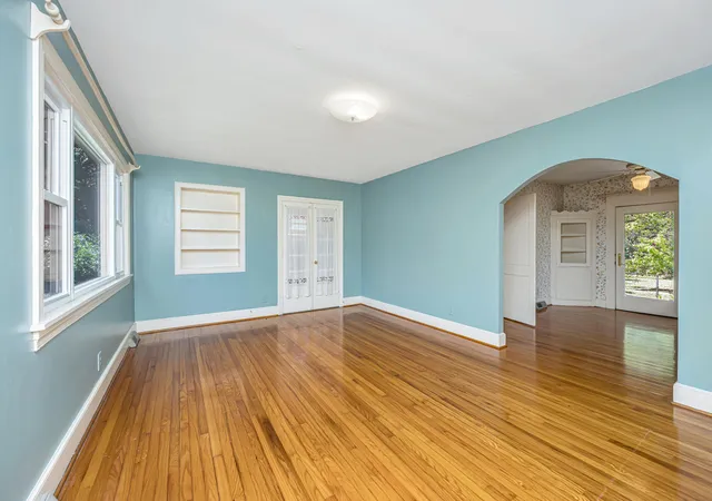 5th image of 279 Hawthorne St, Mount Pleasant, SC 29464 | MLS# 26019667