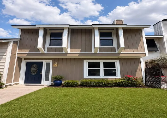 Photo 1 of Townhouse for sale at 11 Hunters Ct, Goose Creek, SC 29445 | MLS# 26021713 | Listing updated on 2026-08-15